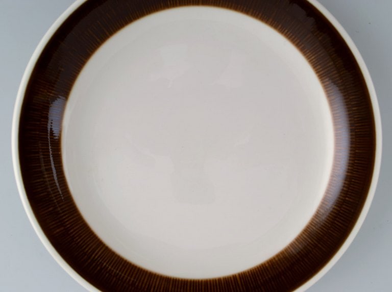 Hertha Bengtson (1917-1993) for Rörstrand. Twelve Koka cake plates in glazed stoneware. 1960s. - 4