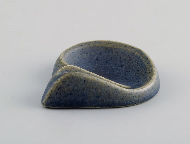 Syco, Sweden. Three small bowls in glazed stoneware. Mid 20th century. - 4