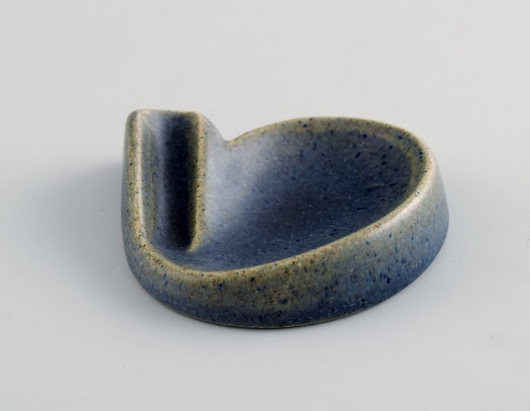 Syco, Sweden. Three small bowls in glazed stoneware. Mid 20th century. - 5