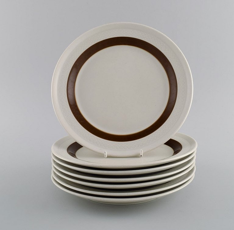 Olle Alberius for Rörstrand. Seven Forma lunch plates in glazed stoneware. Dated 1967-1981. - 2
