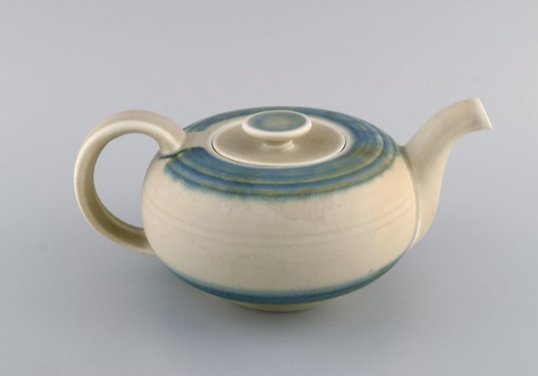 Edith Sonne for Bing & Grøndahl. Glazed stoneware teapot. 1970's. Model number 654. - 5