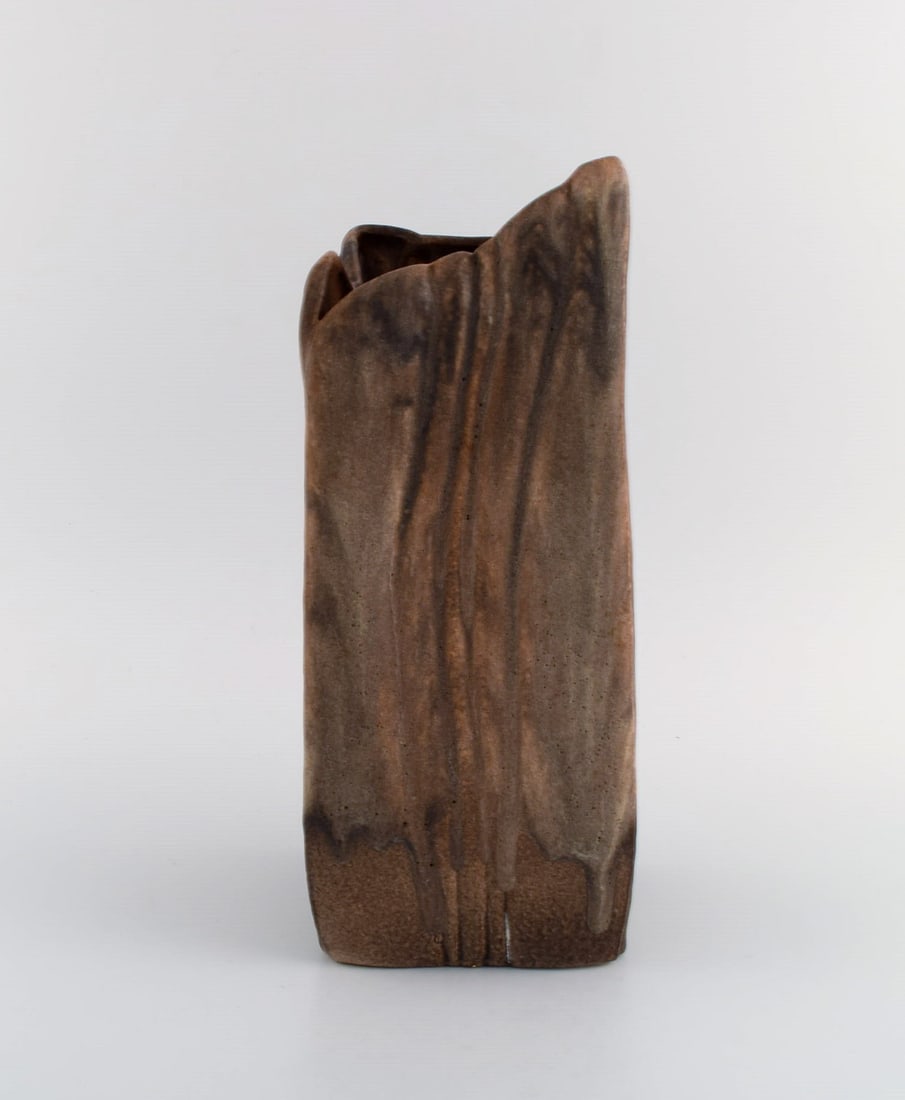 European studio ceramicist. Unique vase in glazed ceramics. Beautiful glaze in brown shades. Late - 4