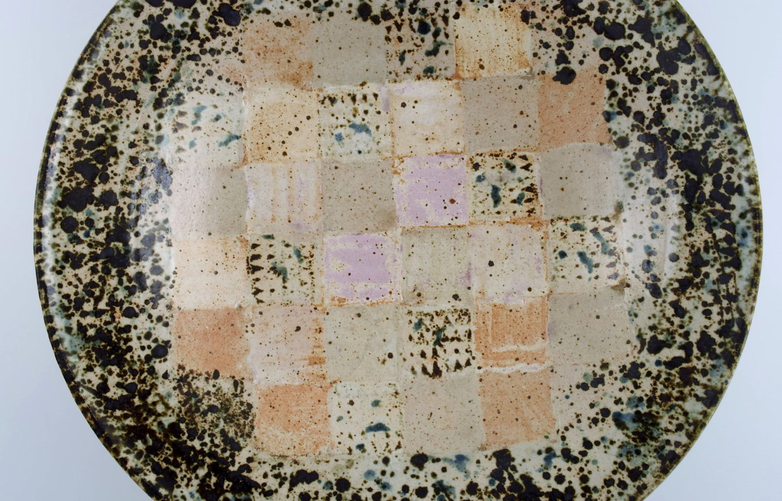European studio ceramicist. Large unique bowl in glazed stoneware with checkered pattern. Dated - 3