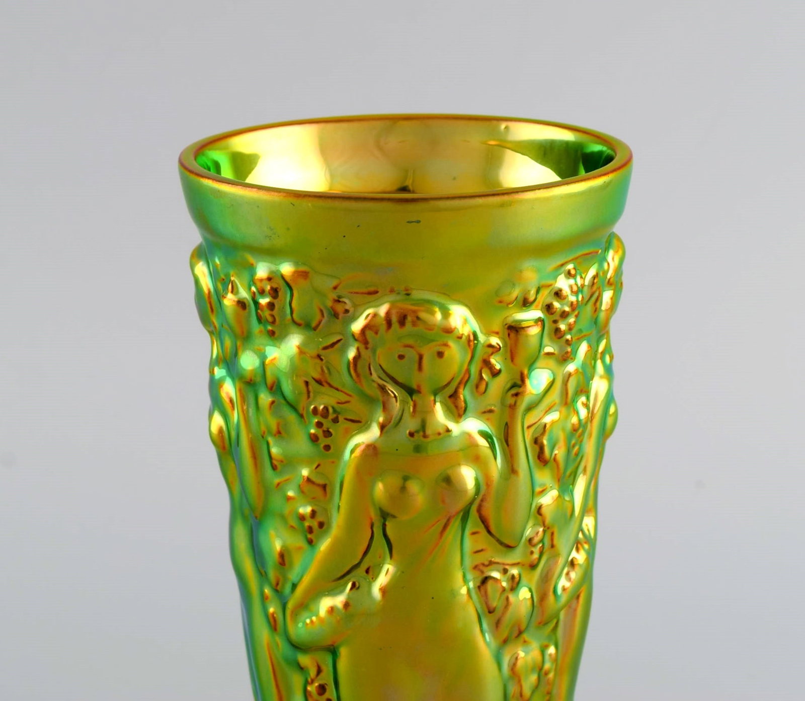 Zsolnay vase in glazed ceramics modeled with women picking grapes. Beautiful luster glasses. Late - 4