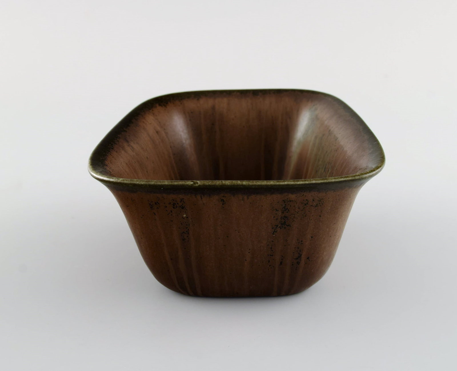 Gunnar Nylund (1904-1997) for Rörstrand. Two bowls in glazed ceramics. Beautiful glaze in brown - 5