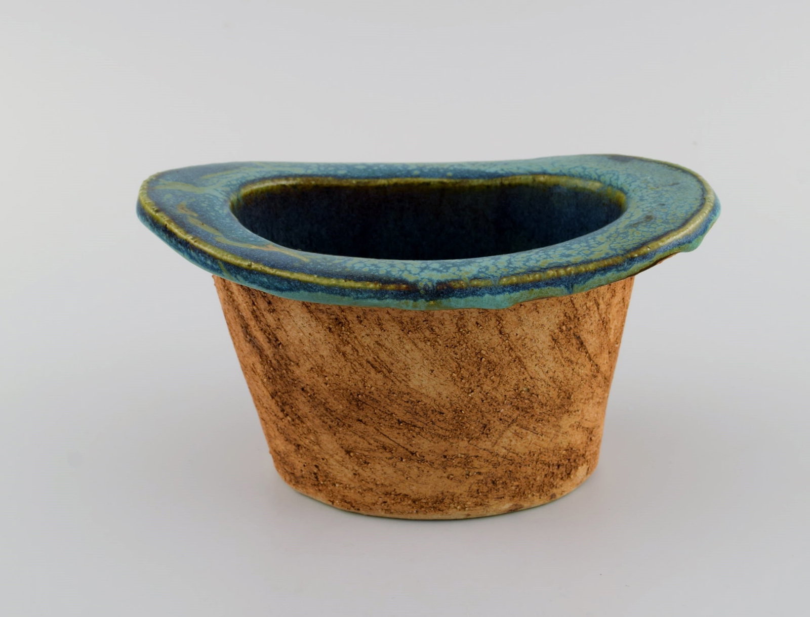 Curt M. Addin (1931-2007) for Glumslöv. Freeform vase in partially glazed stoneware. Beautiful - 6