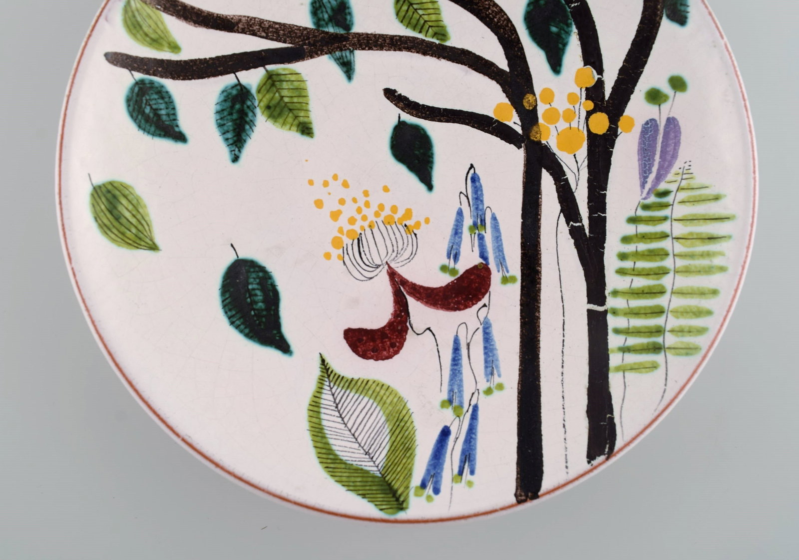 Stig Lindberg for Gustavsberg Studiohand. Round dish in glazed faience with hand-painted flowers. - 4