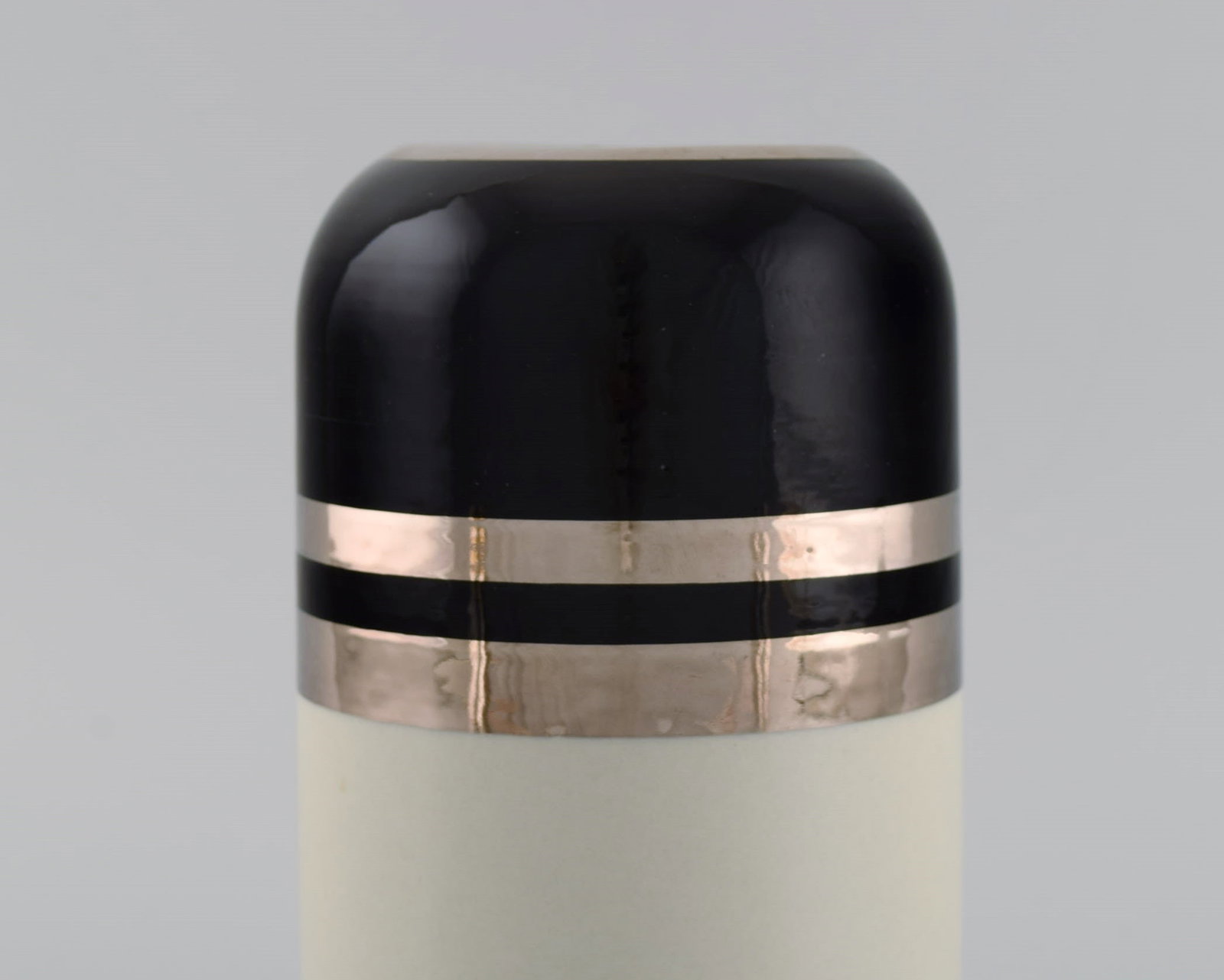 Peter Winquist for Arabia. Modernist vase in glazed ceramics with silver decoration. Finnish design, - 4