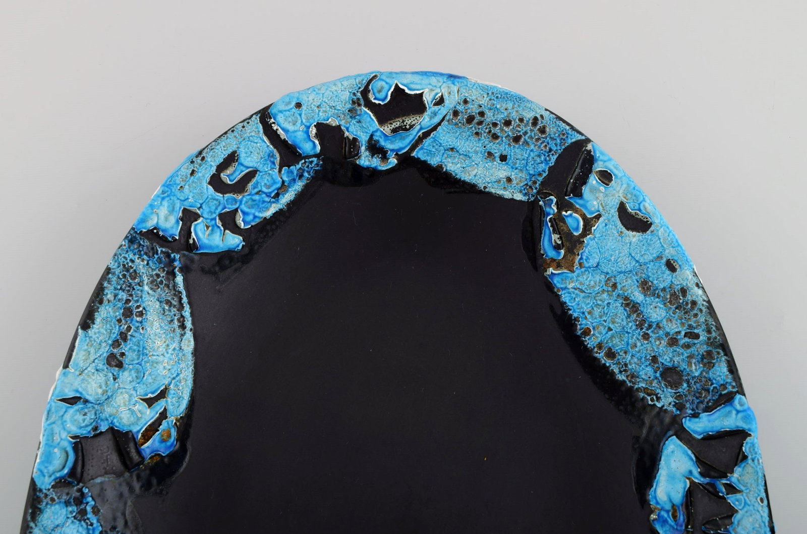 French ceramist. Two serving dishes in glazed stoneware. Beautiful glaze in azure shades. Unique, - 4