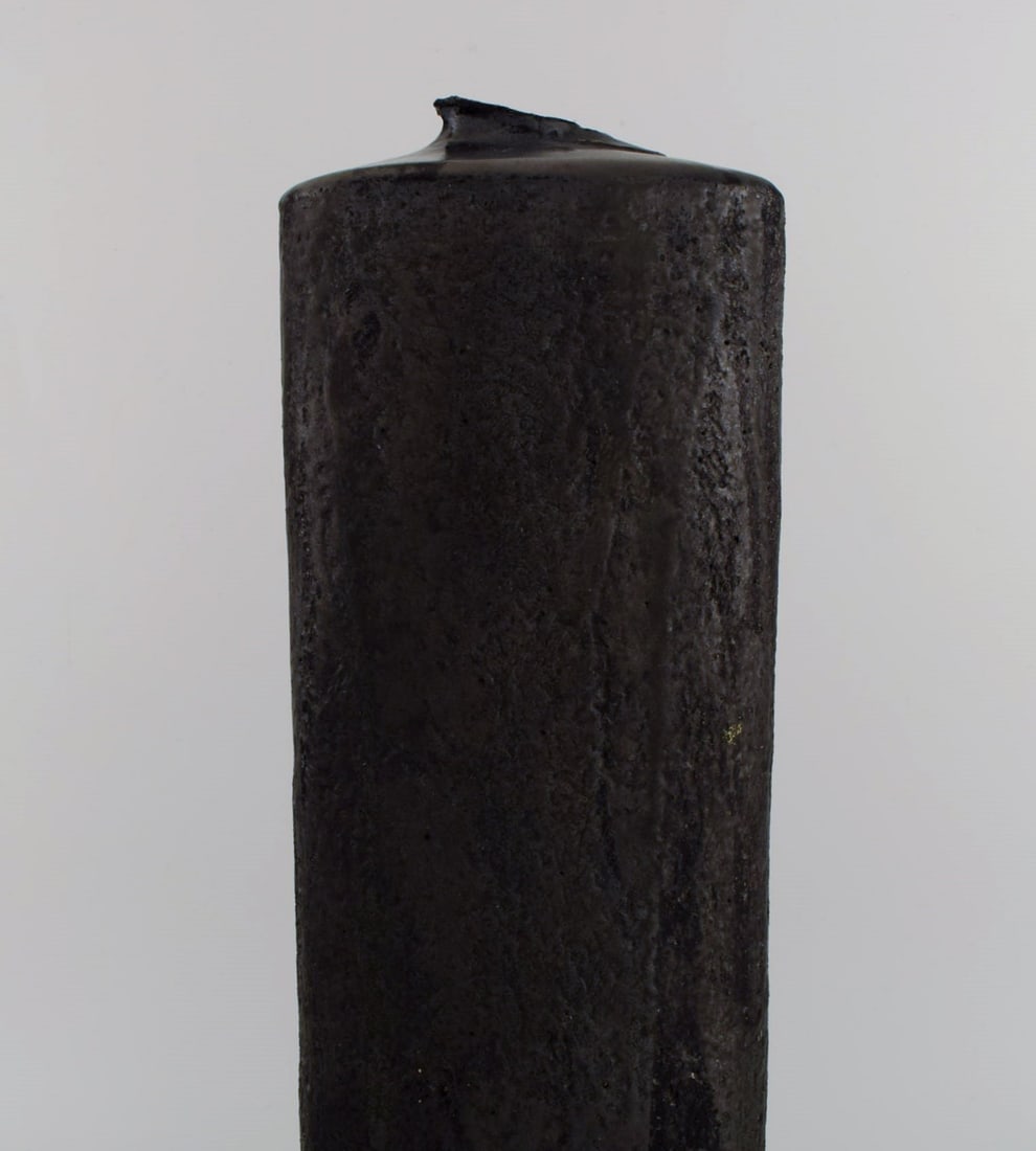 European studio ceramicist. Large unique vase in glazed stoneware. Beautiful glaze in black and - 5