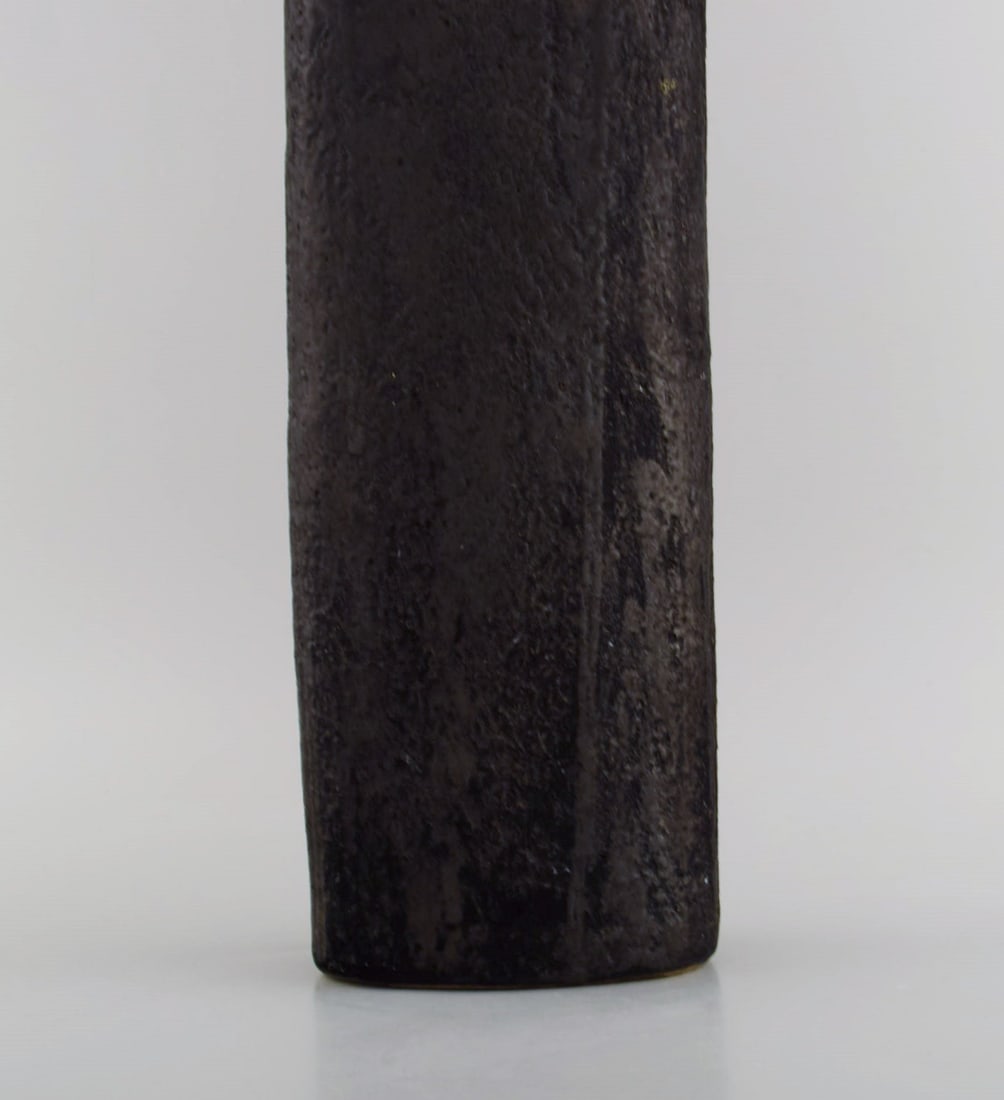 European studio ceramicist. Large unique vase in glazed stoneware. Beautiful glaze in black and - 6