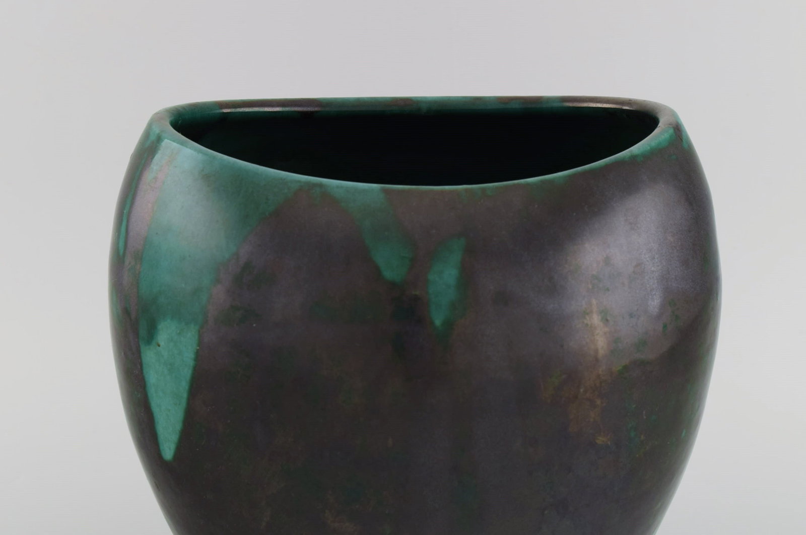 European studio ceramicist. Unique vase in glazed stoneware. Beautiful glaze in black and green - 4