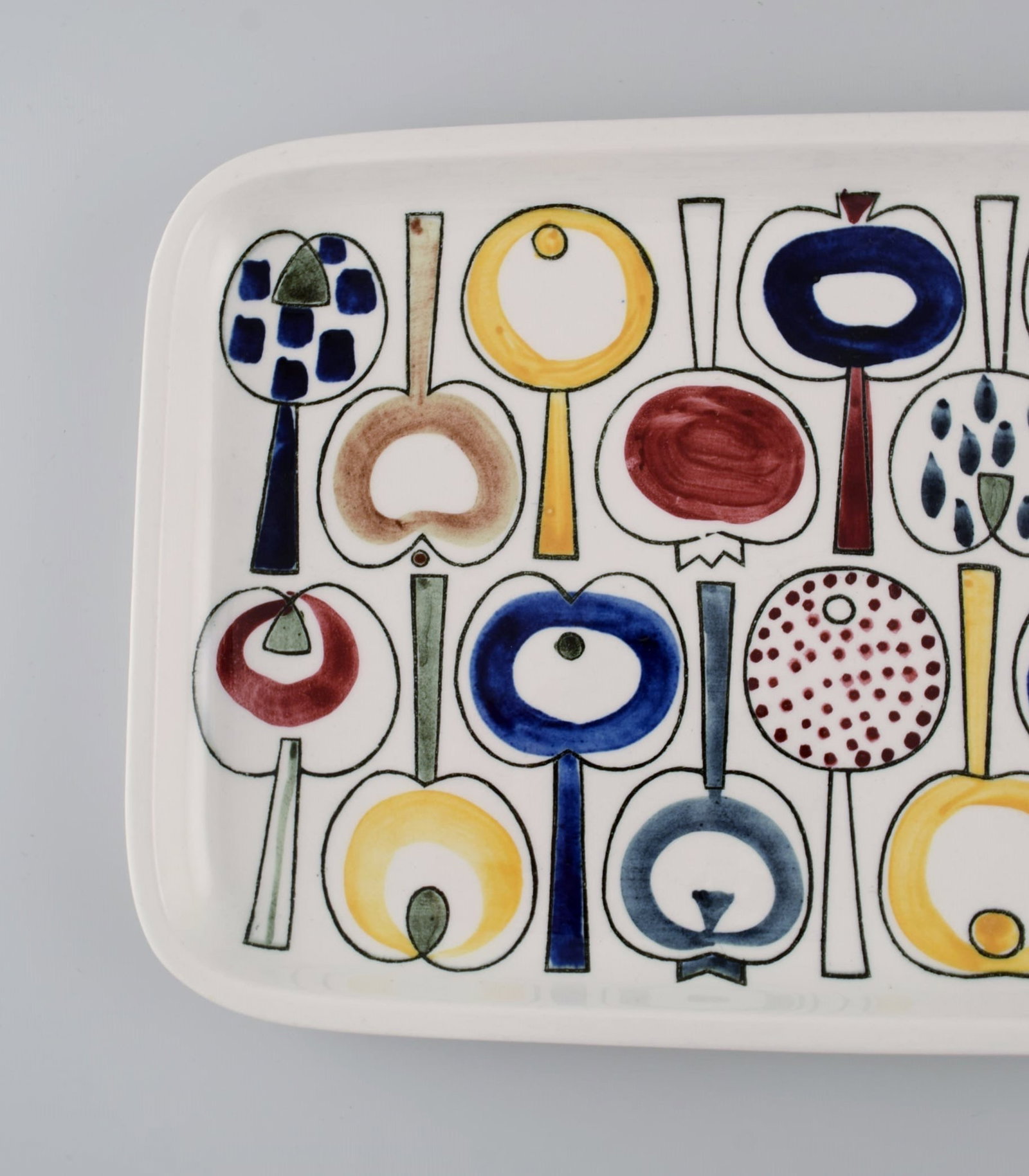 Marianne Westmann for Rörstrand. Large dish in hand-painted stoneware. Colorful Swedish design. - 3