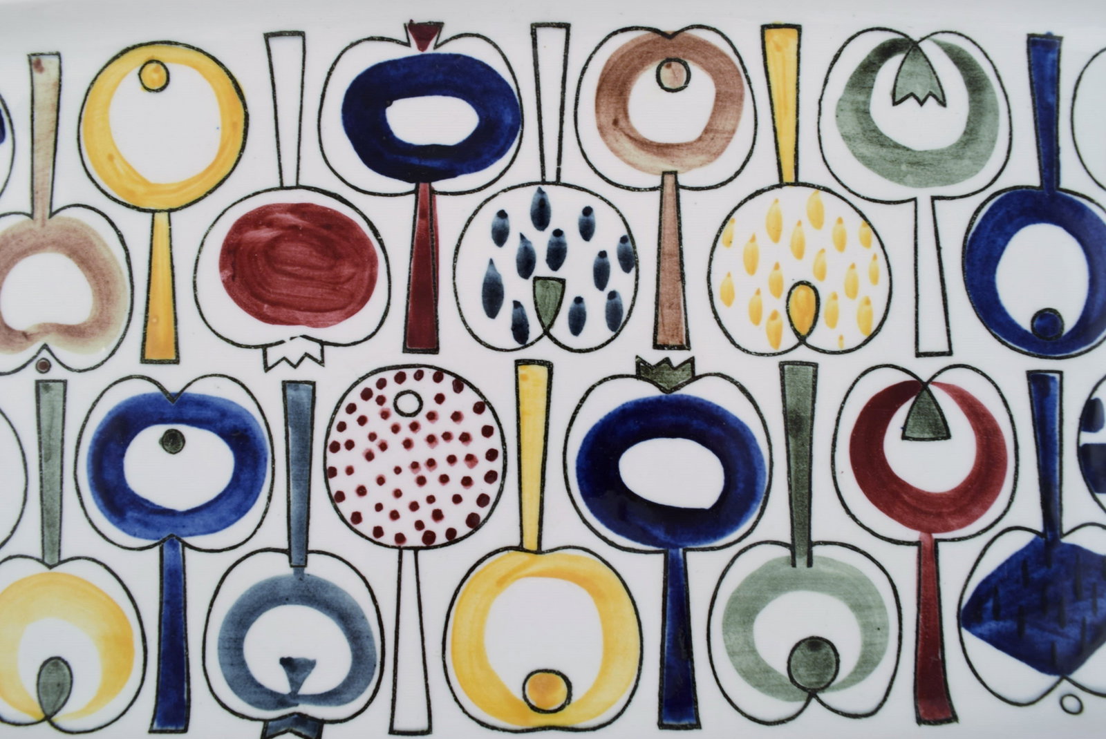 Marianne Westmann for Rörstrand. Large dish in hand-painted stoneware. Colorful Swedish design. - 5