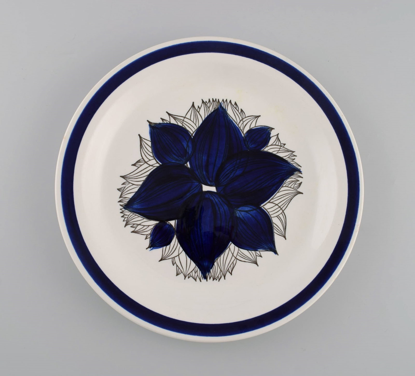 Olle Alberius for Rörstrand. Four Pontus dinner plates in glazed stoneware with hand-painted - 3