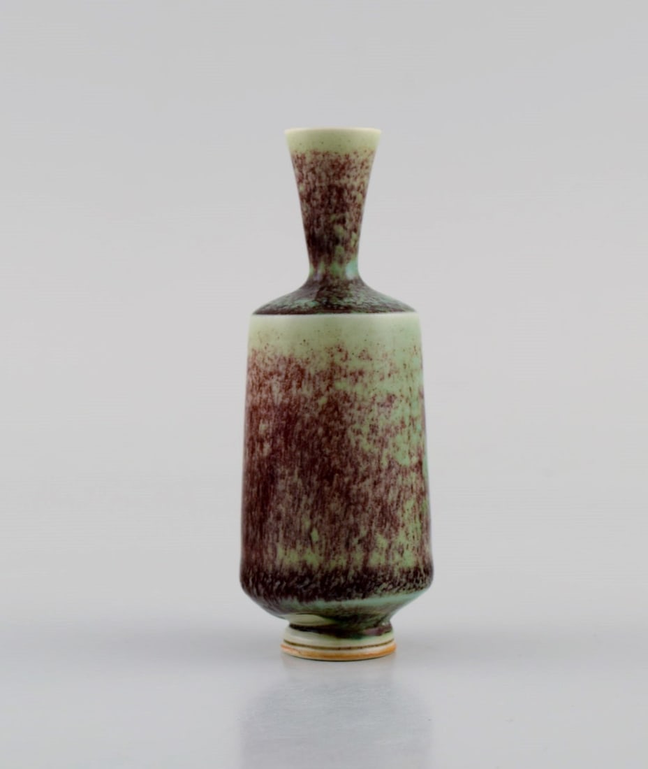 Berndt Friberg (1899-1981) for Gustavsberg Studiohand. Miniature vase in glazed ceramics. Beautiful - 3