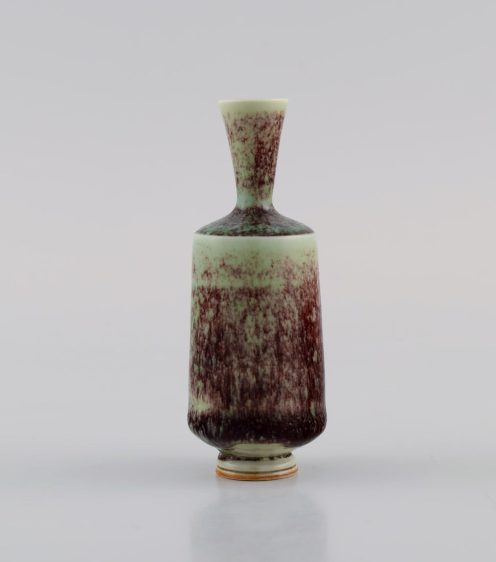 Berndt Friberg (1899-1981) for Gustavsberg Studiohand. Miniature vase in glazed ceramics. Beautiful - 4