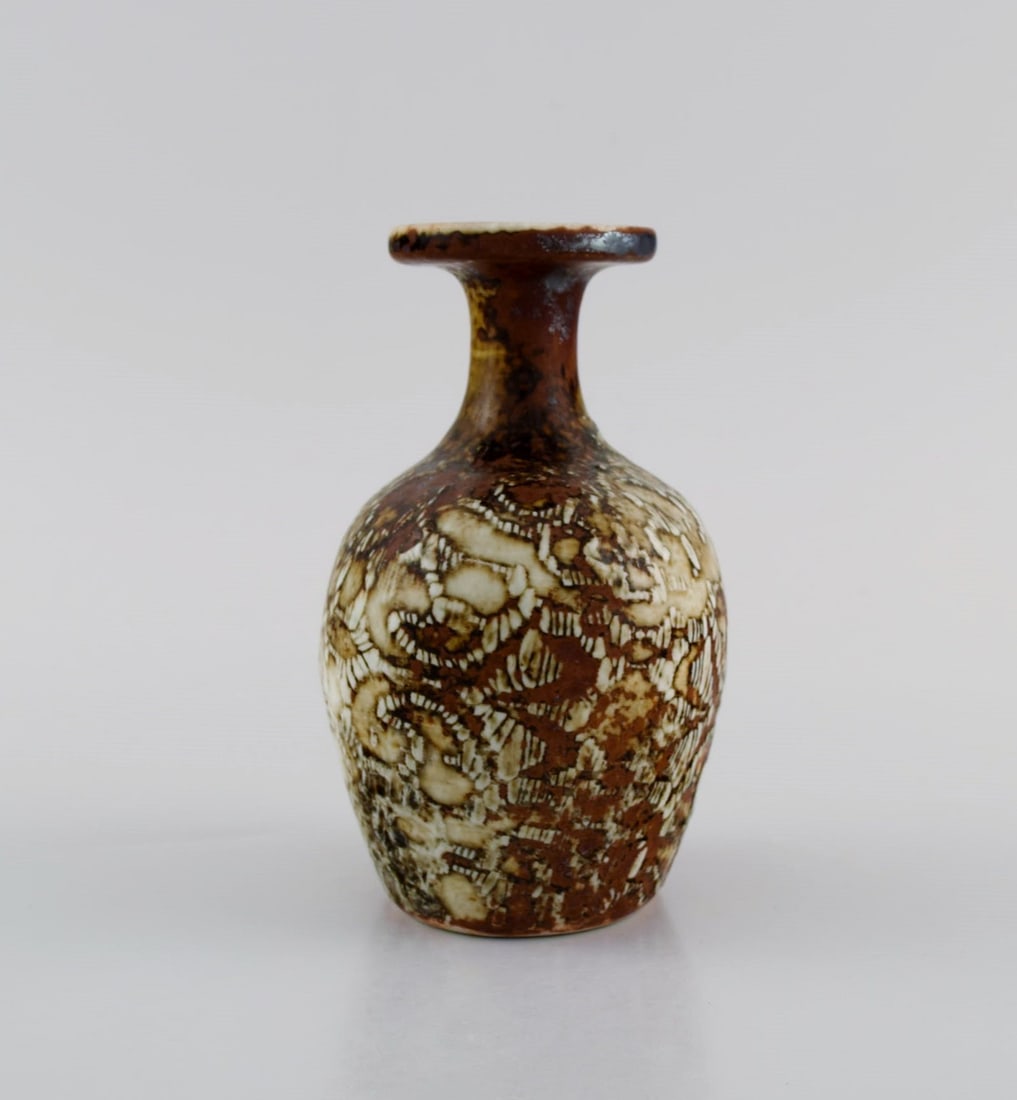 Stig Lindberg for Gustavsberg Studiohand. Vase glazed ceramics. Beautiful glaze in brown and sand - 4