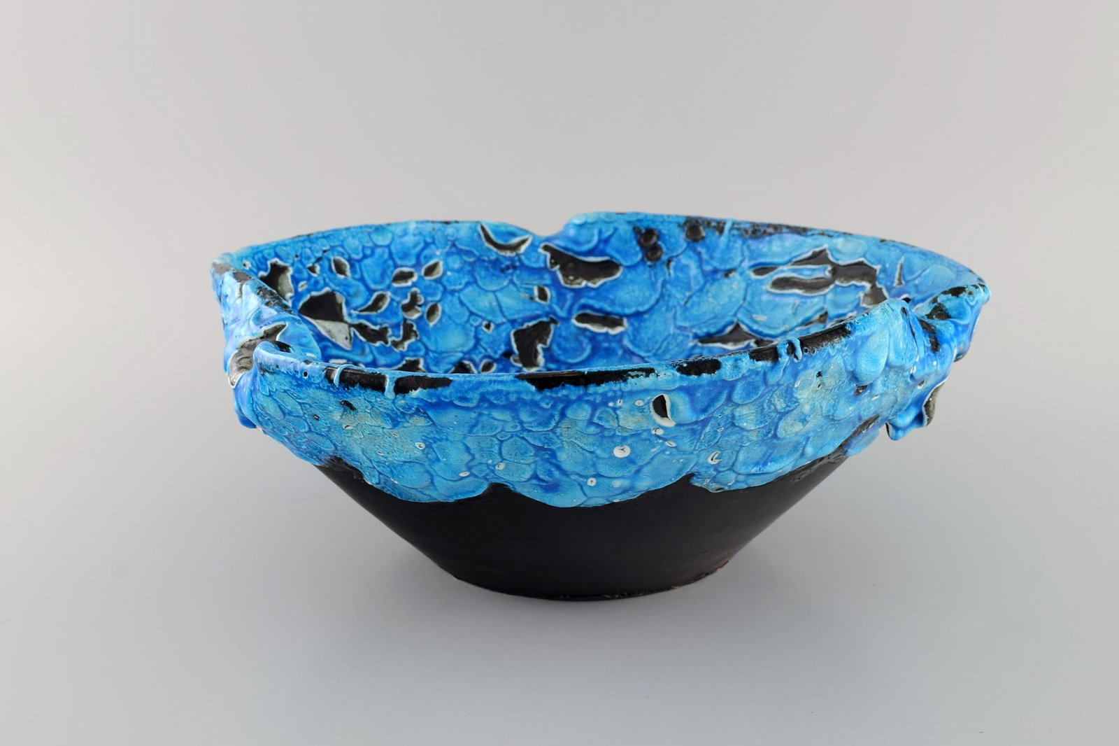 French ceramist. Large bowl in glazed stoneware. Beautiful glaze in azure shades. Unique, - 3