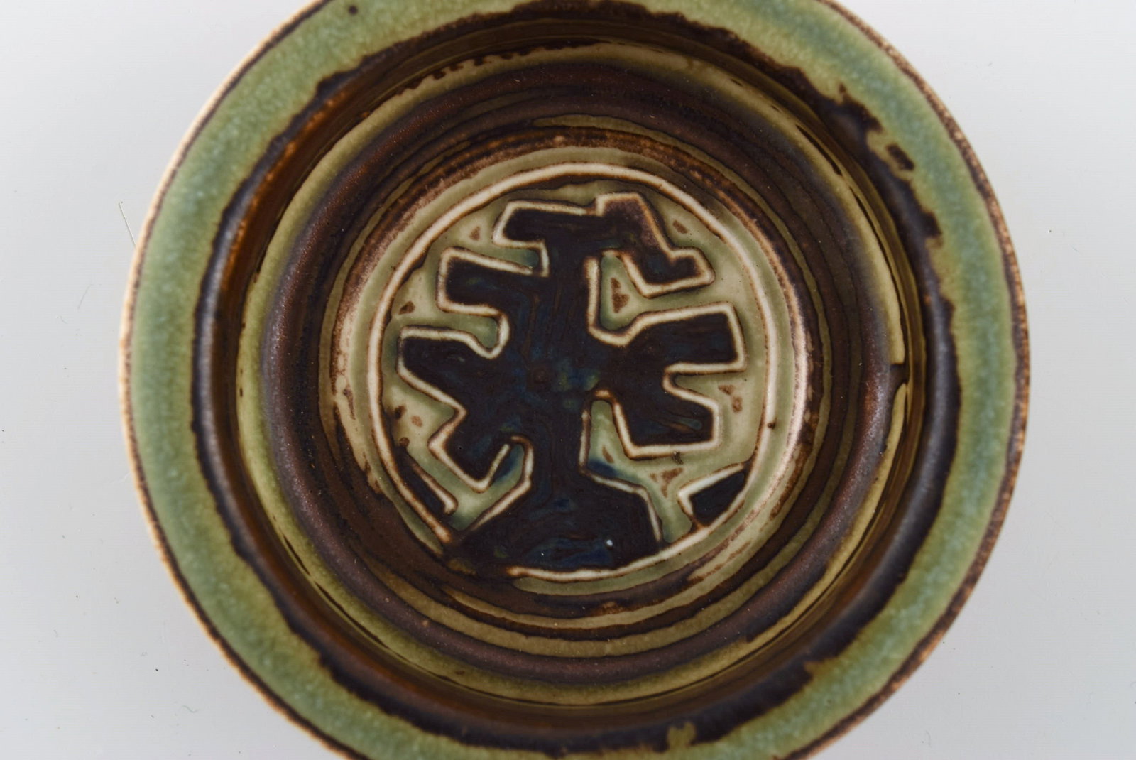 Jørgen Mogensen for Royal Copenhagen. Low bowl in glazed stoneware. Beautiful sung glaze. - 3