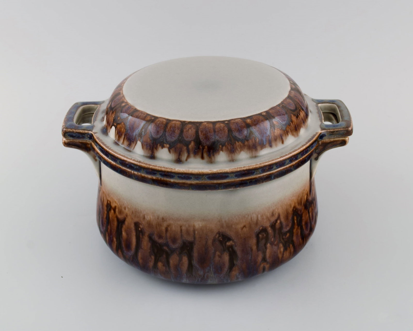 Bing & Grøndahl Mexico dinner service. Lidded bowl, jug and bowl in glazed stoneware. Danish - 3