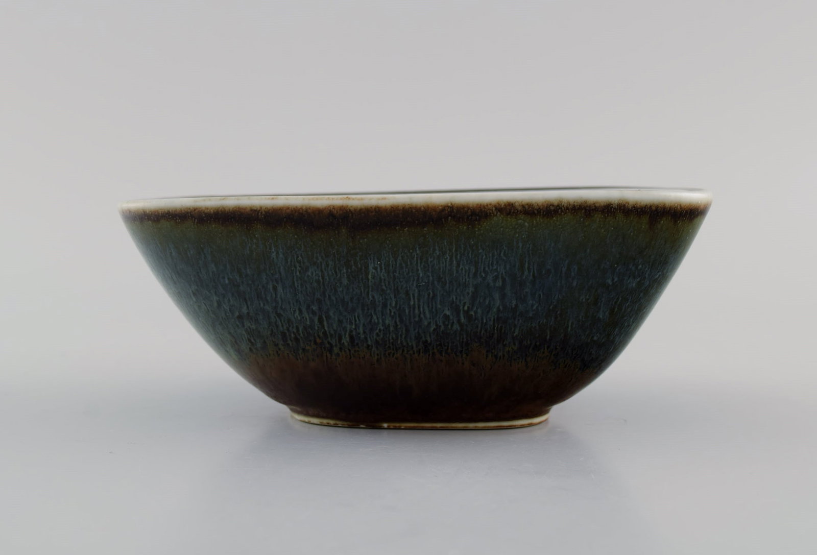 Gunnar Nylund (1904-1997) for Rörstrand. Bowl in glazed ceramics. Beautiful glaze in blue-green - 2
