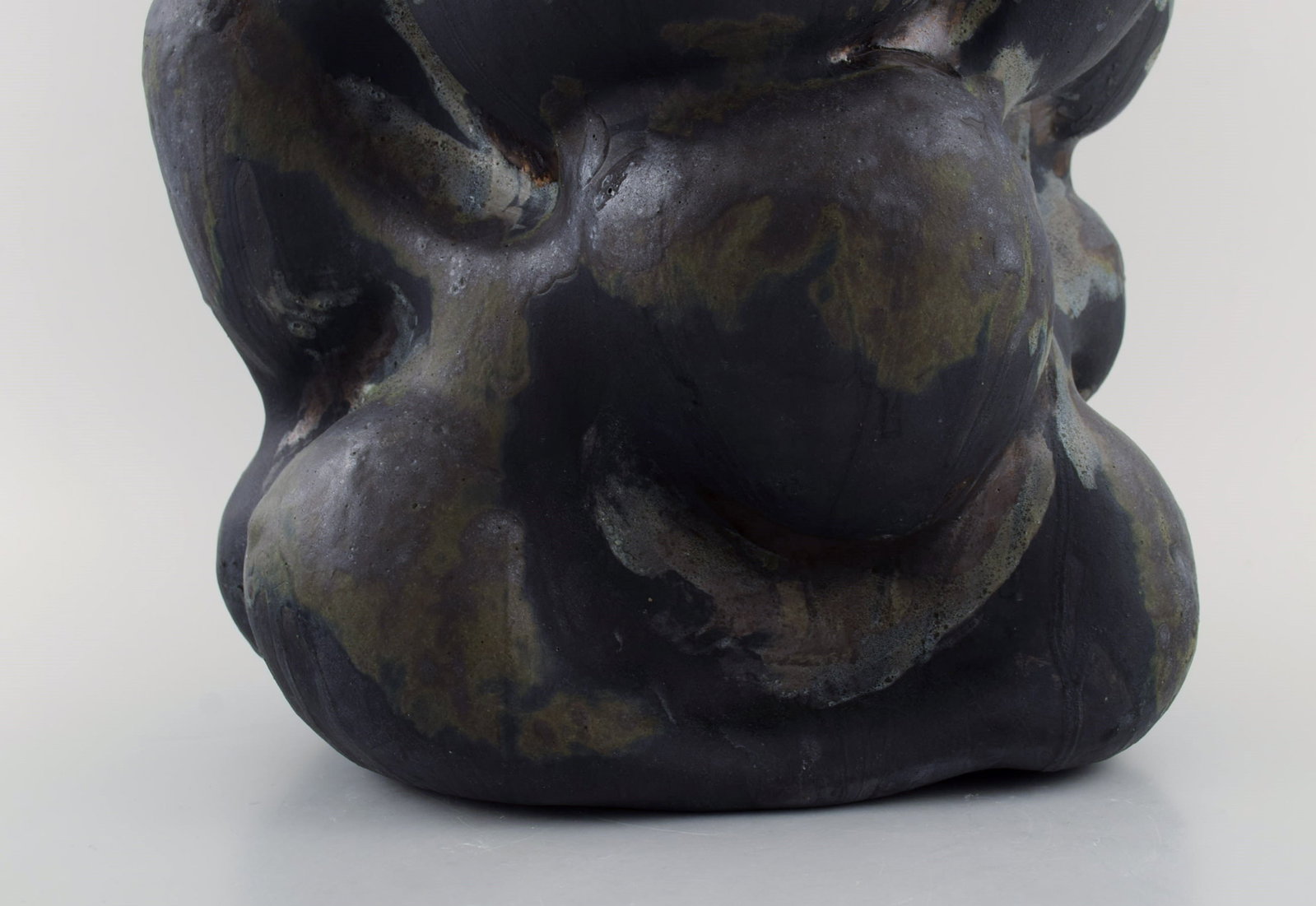Christina Muff, Danish contemporary ceramicist (b. 1971). Large sculptural unique vase in glazed - 6