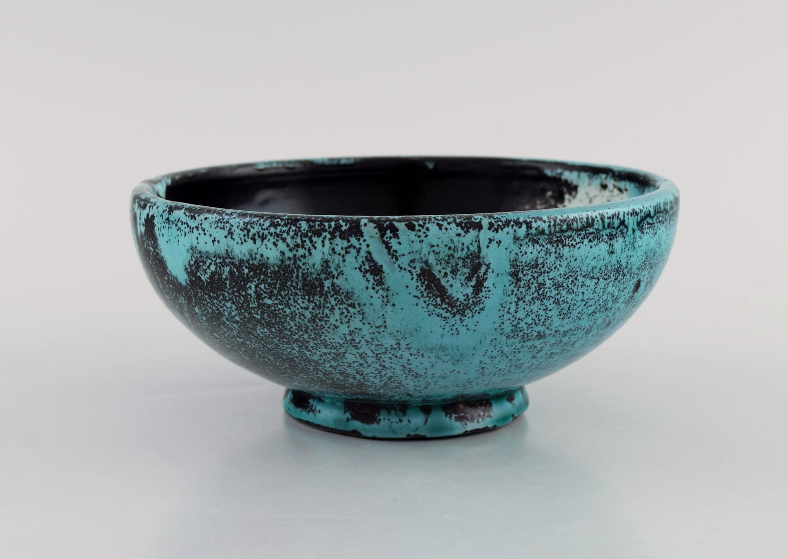 Svend Hammershøi for Kähler, Denmark. Bowl in glazed stoneware. Beautiful black-green - 2