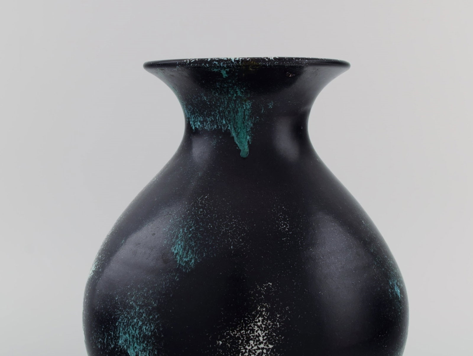 Jens Thirslund for Kähler, HAK. Vase in glazed stoneware. Beautiful glaze in shades of black, - 6