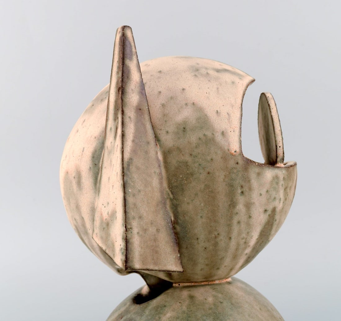 Christina Muff, Danish contemporary ceramicist (b. 1971). Large unique cubist sculpture in glazed - 3