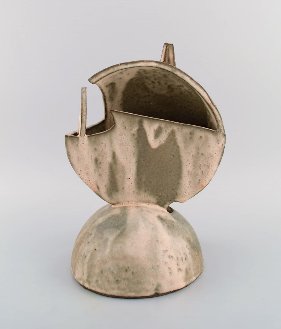 Christina Muff, Danish contemporary ceramicist (b. 1971). Large unique cubist sculpture in glazed - 7
