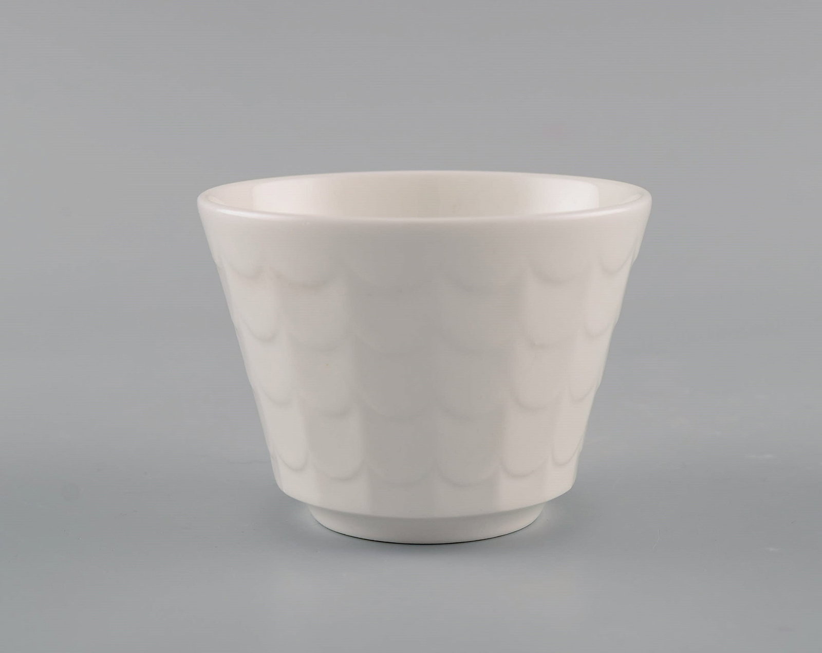 Wilhelm Kåge for Gustavsberg. Eight cups in white glazed porcelain. Swedish design, 1960s. - 3
