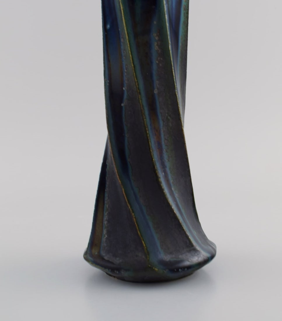 European studio ceramicist. Unique vase in glazed stoneware. Turned shape. Beautiful glaze in deep - 7