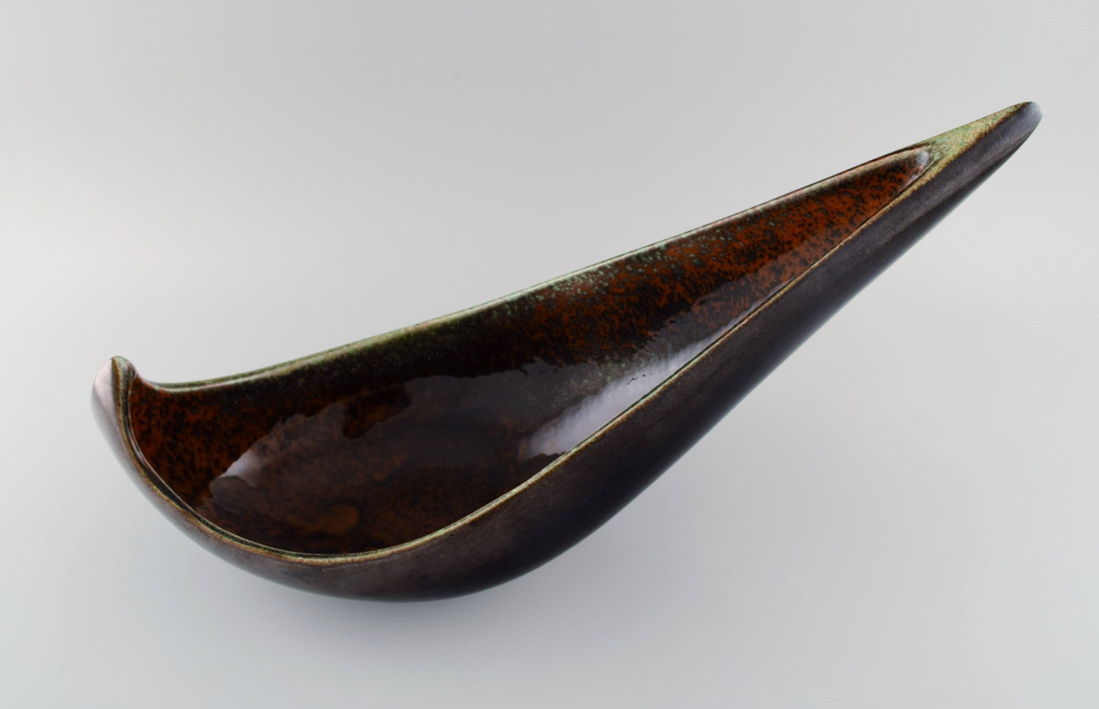 Maxime Fillon (1920-2003), France. Giant freeform bowl in glazed stoneware. Mid-20th century. - 4