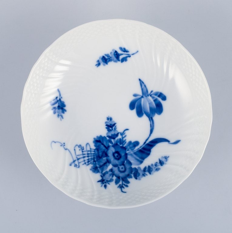 Royal Copenhagen, Blue Flower, hand-painted porcelain dish and bowl. - 4