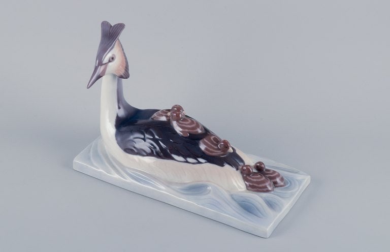 Bing & Grøndahl figurine of a tufted duck with ducklings. - 3