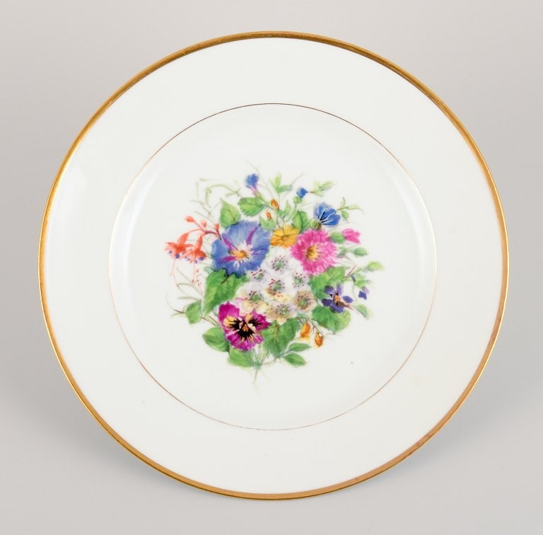 Bing & Grøndahl, six dinner plates in porcelain hand-painted with polychrome flowers and gold - 5