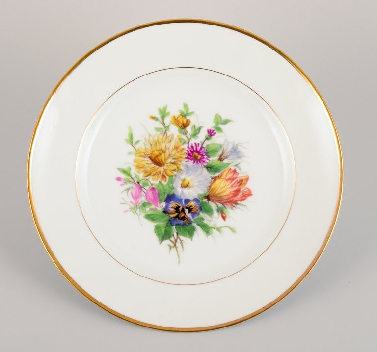 Bing & Grøndahl, four dinner plates in porcelain hand-painted with polychrome flowers and gold - 4