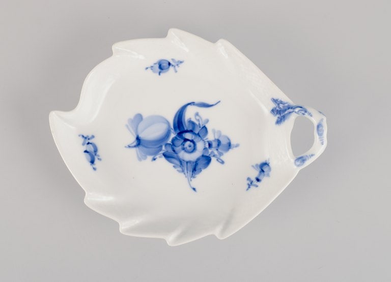 Royal Copenhagen, Blue Flower Braided, leaf shaped dish with handle. - 2