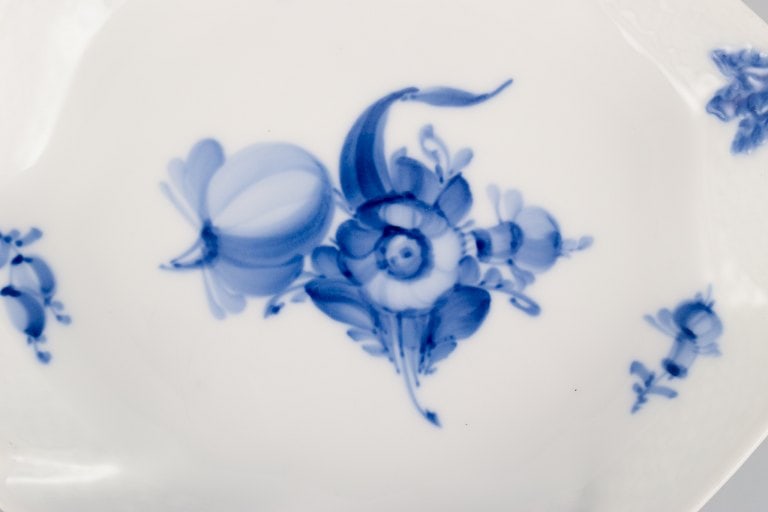 Royal Copenhagen, Blue Flower Braided, leaf shaped dish with handle. - 3