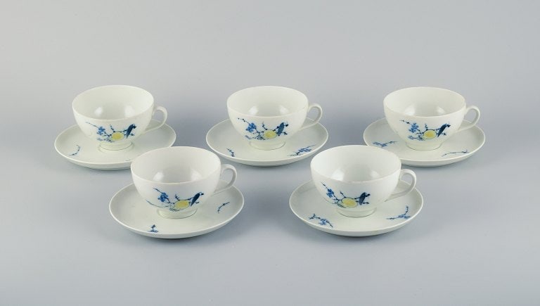 Johannes Hedegaard for Royal Copenhagen, Denmark, Rimmon, a five-person set of large tea cups and: Johannes Hedegaard for Royal Copenhagen, Denmark, Rimmon, a five-person set of large tea cups and saucers. Model number 46/14809. 1967. In perfect condition. First factory quality. Marked. Cup: D 11.0