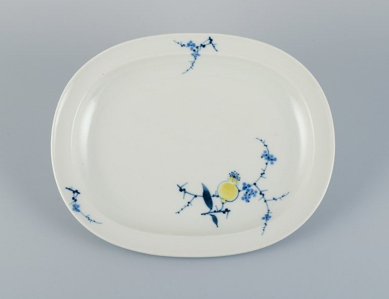 Johannes Hedegaard for Royal Copenhagen, Rimmon, oval dish.: Johannes Hedegaard for Royal Copenhagen, Rimmon, oval dish. Model number: 46/14825. 1969-1974. In perfect condition. Second factory quality. Marked. Dimensions: W 30.0 x D 23.5 x H 3.0 cm. Reserve: