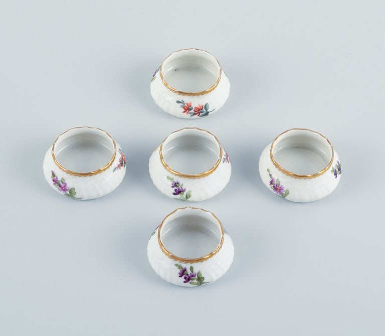 Royal Copenhagen, Saxon Flower. A set of five salt vessels, hand painted with flowers and gold edge. - 2