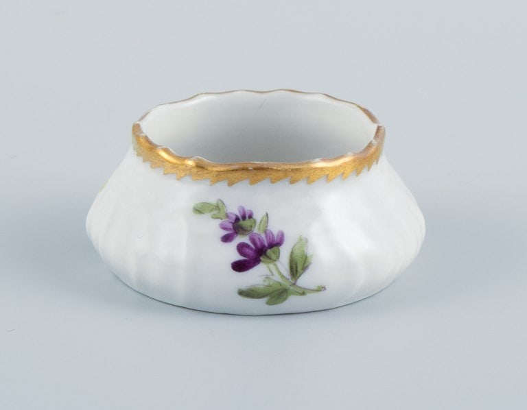 Royal Copenhagen, Saxon Flower. A set of five salt vessels, hand painted with flowers and gold edge. - 5