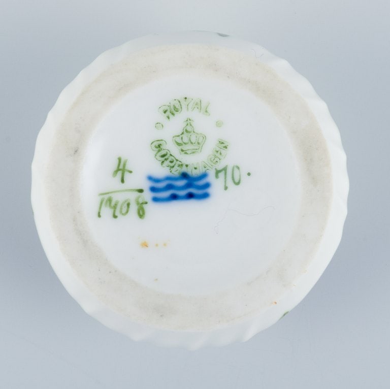 Royal Copenhagen, Saxon Flower. A set of four salt jars, hand painted with flowers and gold edge. - 7
