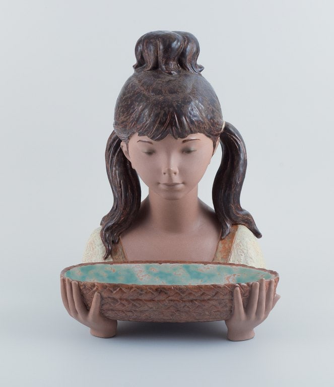 Lladro, Spain. Very large two piece figurine in glazed ceramic. - 3