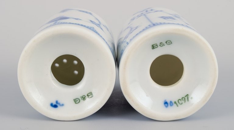 Bing & Grondahl, a pair of salt shakers, Blue Fluted Plain. - 7