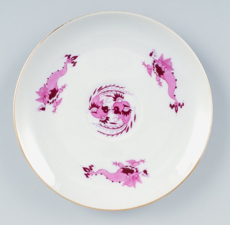 Meissen, Rich Court Dragon, a five-person purple tea service with gold decoration. Consisting of - 8