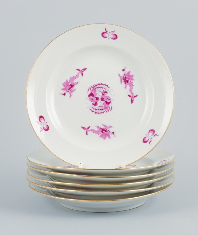 Meissen, Germany. Reicher Drache. A set of six hand-painted porcelain plates with purple and gold (1 of 6)