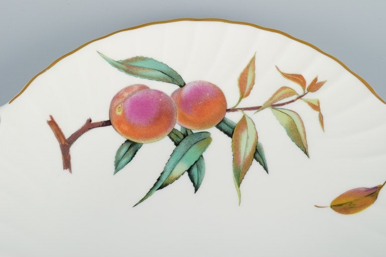 Royal Worcester Fine Porcelain, handled cake plate with motifs of apples and berries. - 3